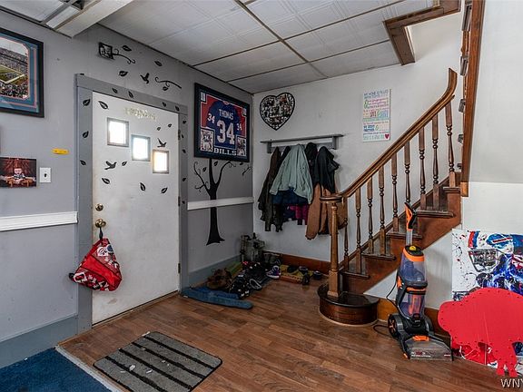 4th image of 427 Willett St