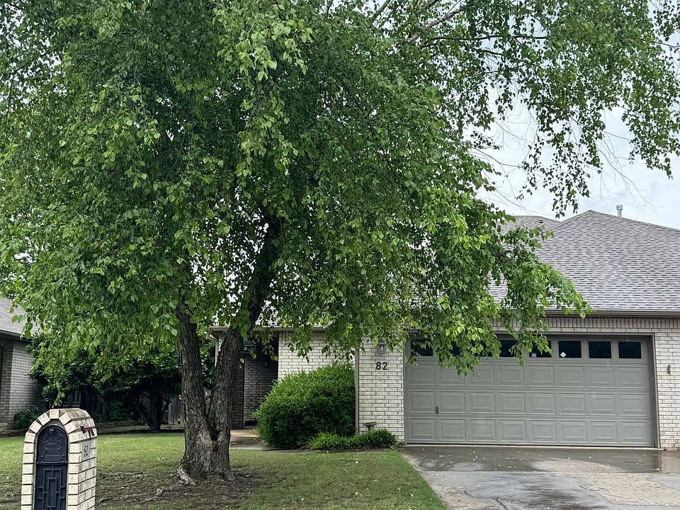 Beautiful mature tree in front yard
