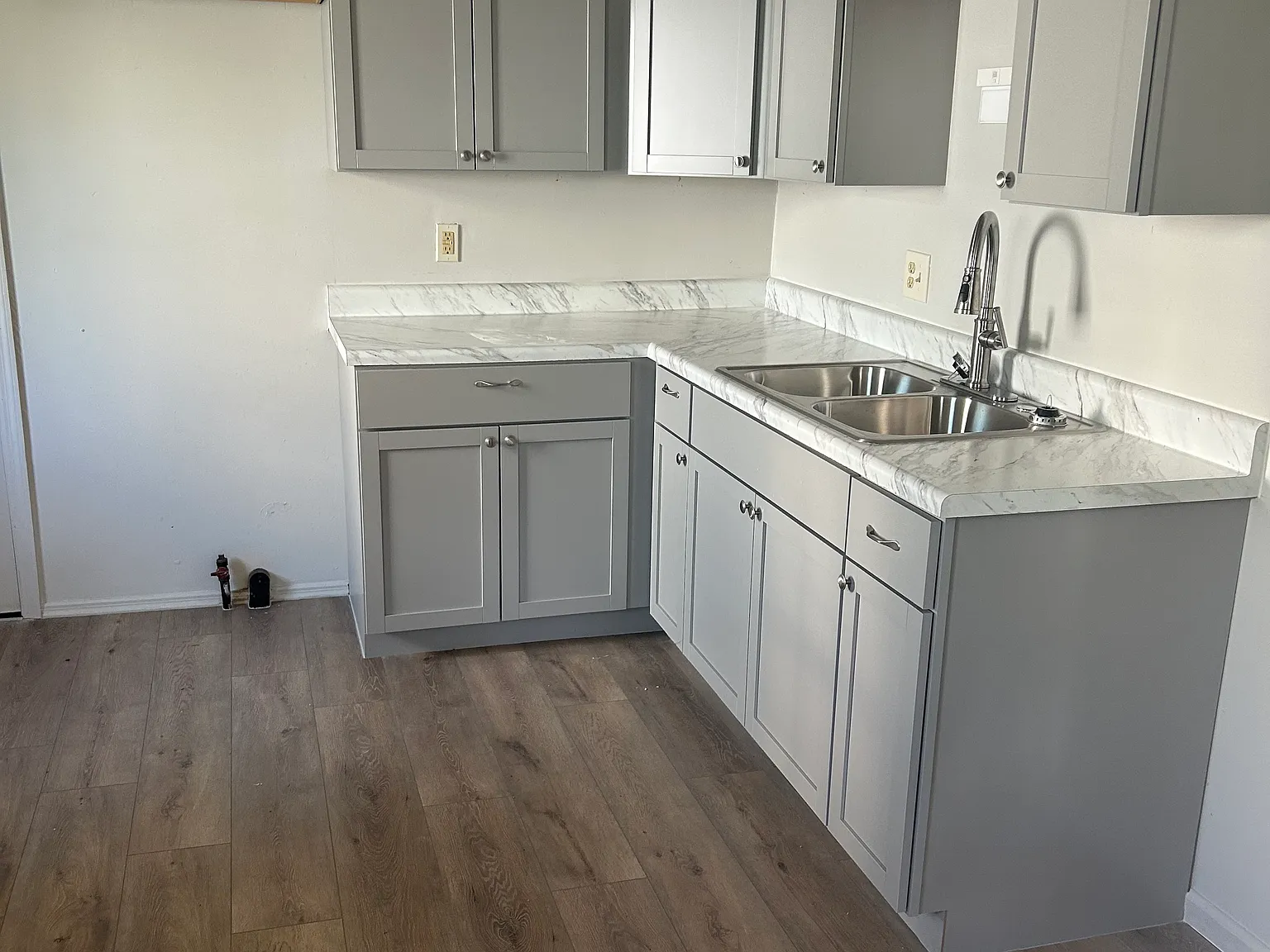 3 bed, 960 sqft, $1,000 — Photo 3