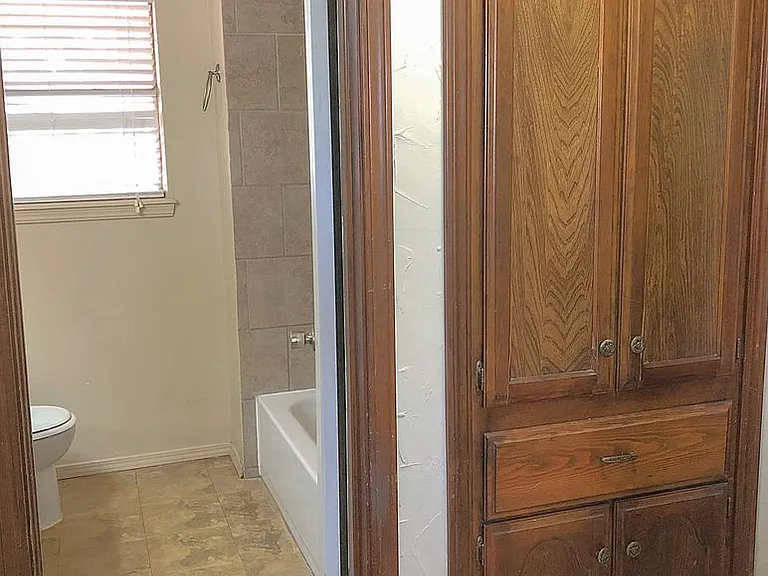 720 Robin Hill Rd — Photo 20