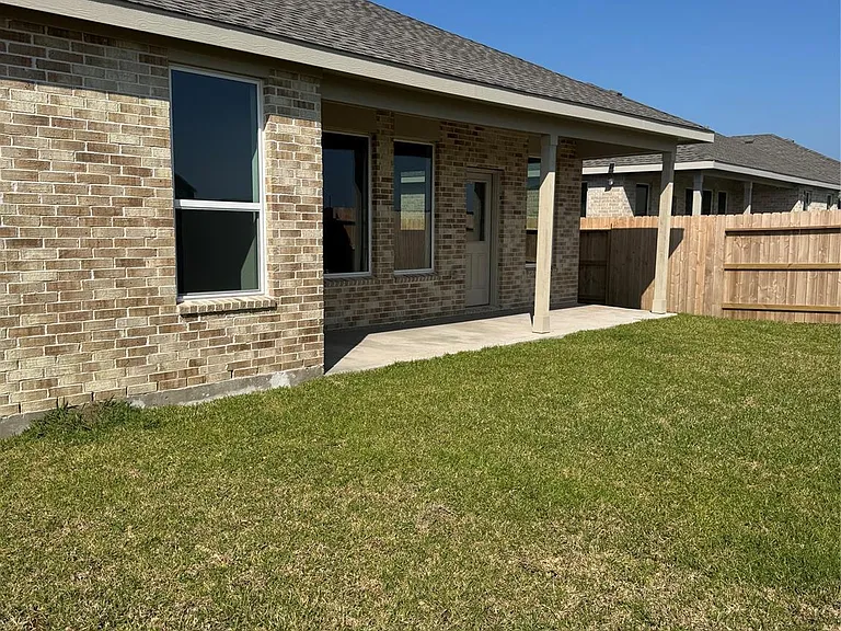 902 Heaven Dr — Photo 24