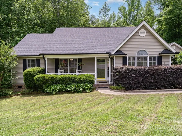 1318 Candlewood Dr, Gastonia, NC 28052