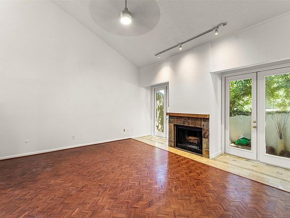 4th image of 2602 Rice Blvd