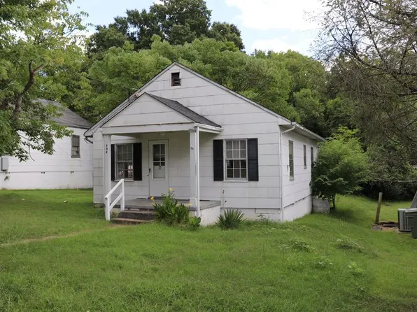 706 Monroe St, Farmville, VA 23901