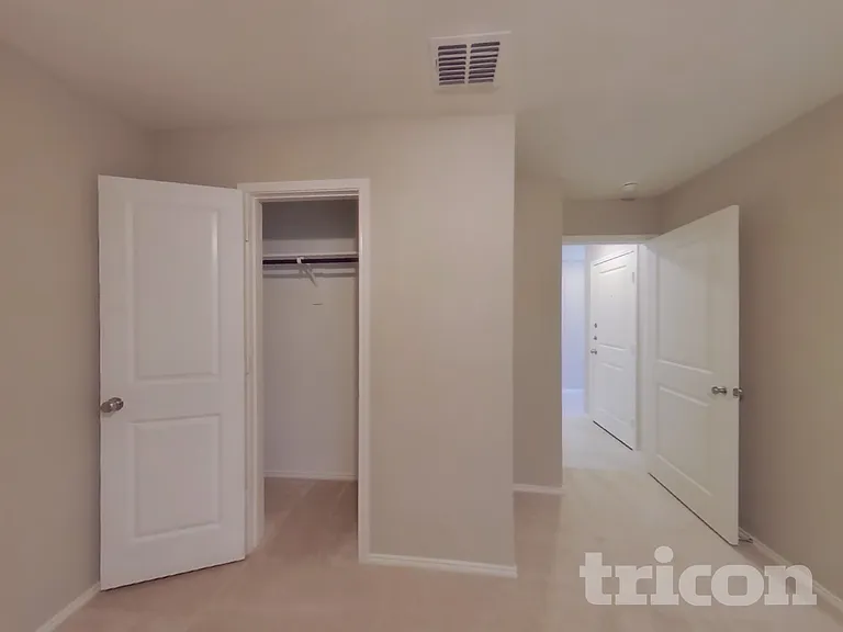 1717 Claireborne Ct — Photo 16