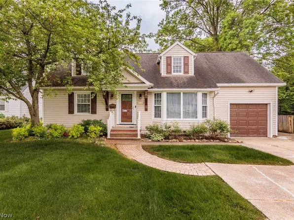 4948 Corliss Rd, Lyndhurst, OH 44124