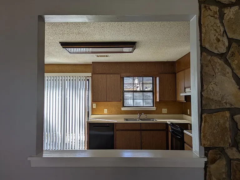 240 Tallulah Trl — Photo 8