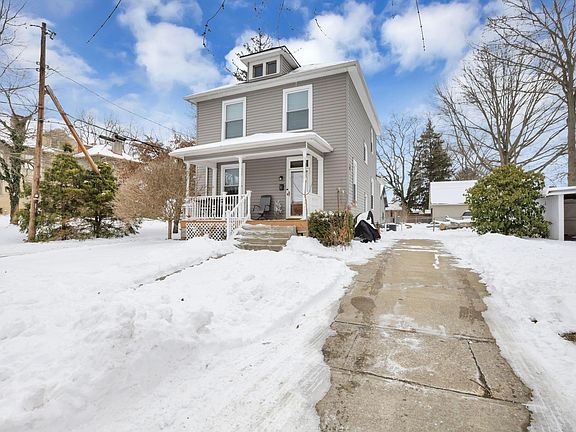 3rd image of 1321 Hazel Ave