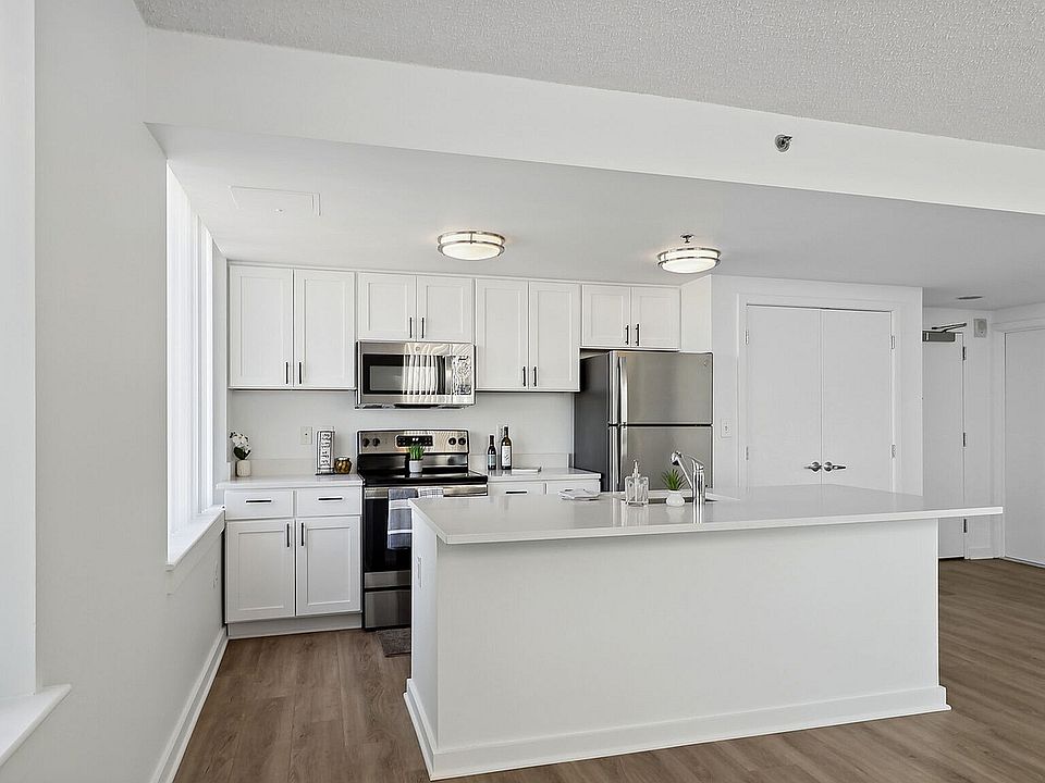 Modern and sleek kitchen
