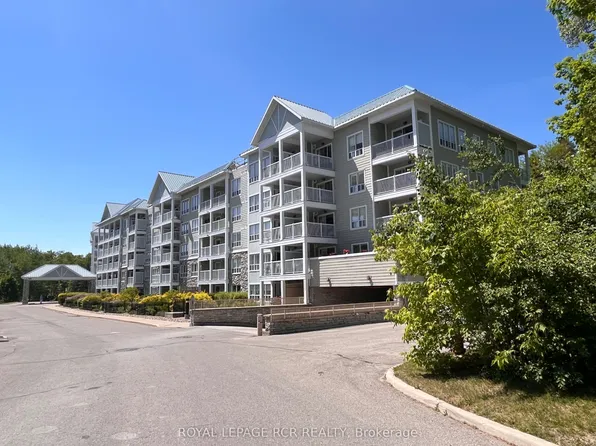 900 Bogart Mill Trl #212, Newmarket, ON L3Y 8V5