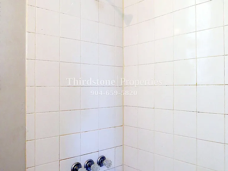 1946 Allandale Cir E — Photo 10