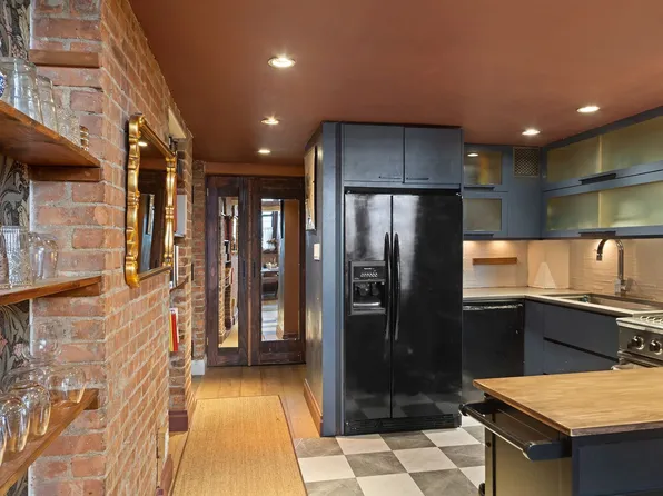 300 East 4th Street 1A image 3 of 9