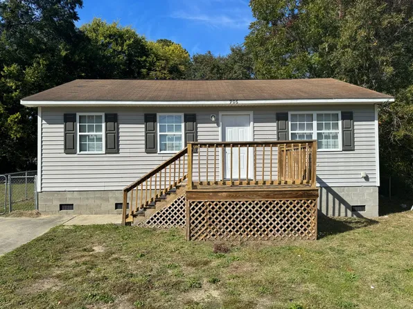 906 E Wilson St, Tarboro, NC 27886