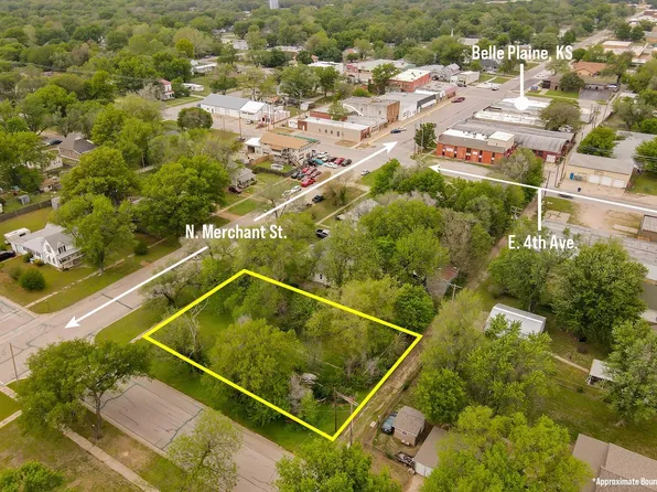 302 N Merchant St, Belle Plaine, KS 67013