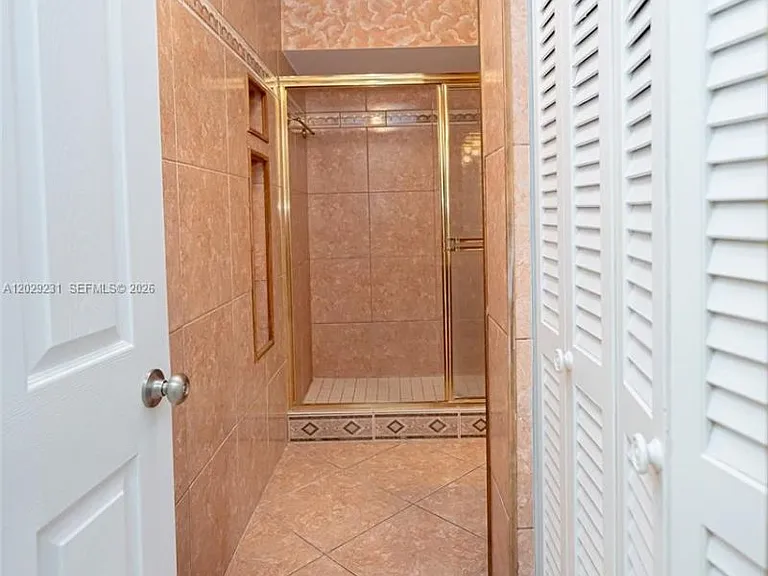 5613 Pierce St #1 — Photo 45
