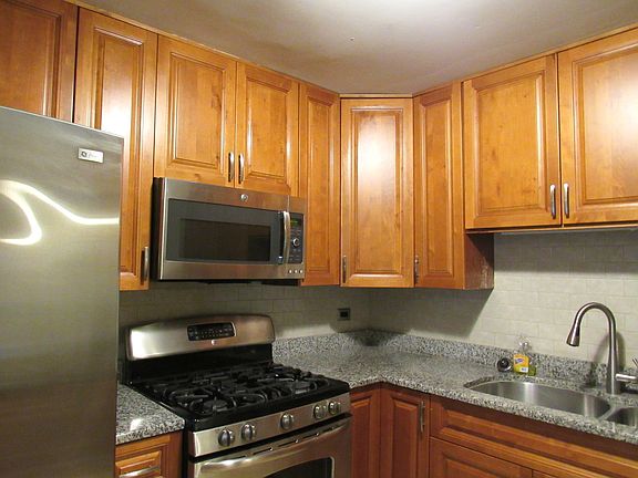 5th image of 1420 Vista Walk #2B