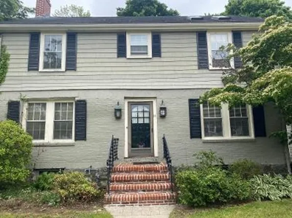 14 Robert Rd, Marblehead, MA 01945