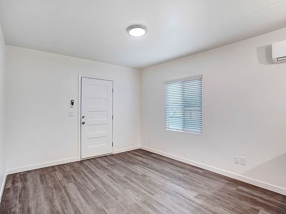 5th image of 2143-2147 Everett Ave #2143