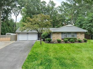 11 Seward Ln, Stony Brook, NY 11790