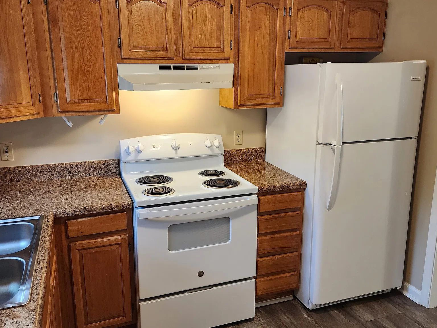 2 bed, 850 sqft, $1,050 — Photo 4