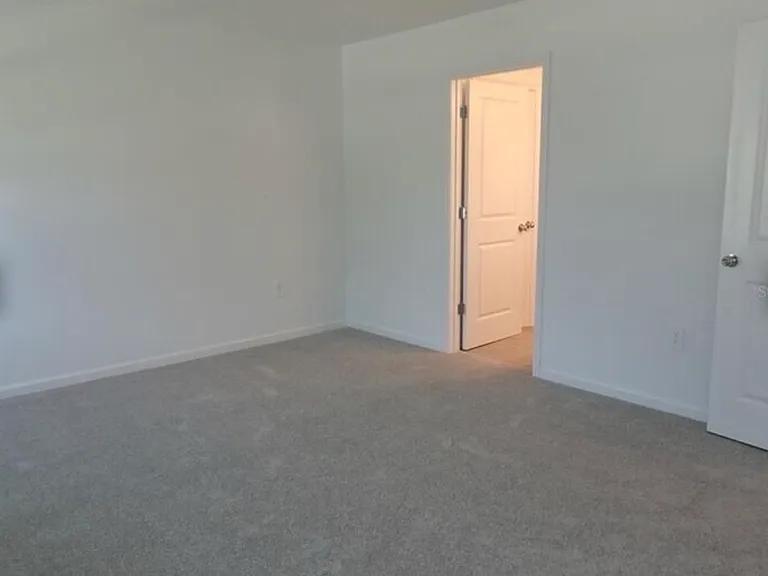 3888 NE 33rd Ter — Photo 14