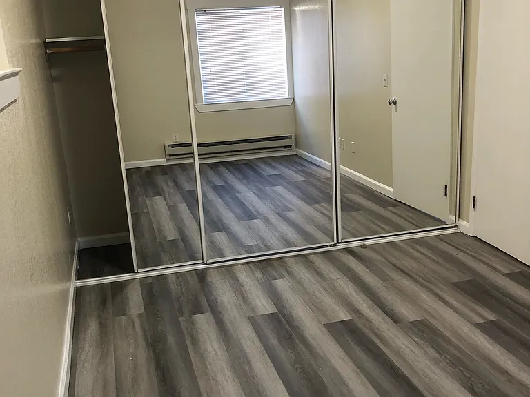2070 University Avenue — Photo 48