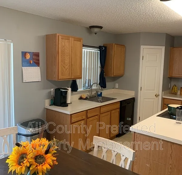 1149 Macon Dr — Photo 9