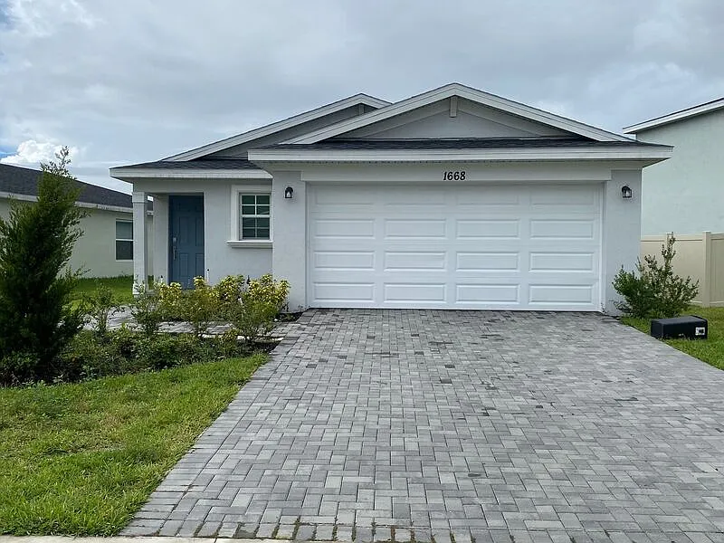 1668 Colebrook Cir SW