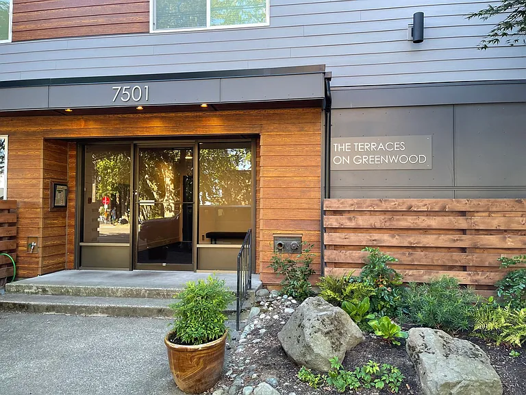 7501 Greenwood Ave N #101 — Photo 1