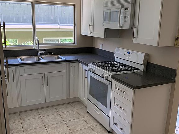 2nd image of 587 South St Unit 7
