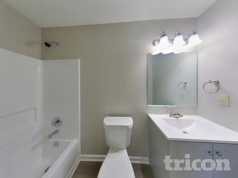 14674 Fawn Hollow Ln — Photo 7