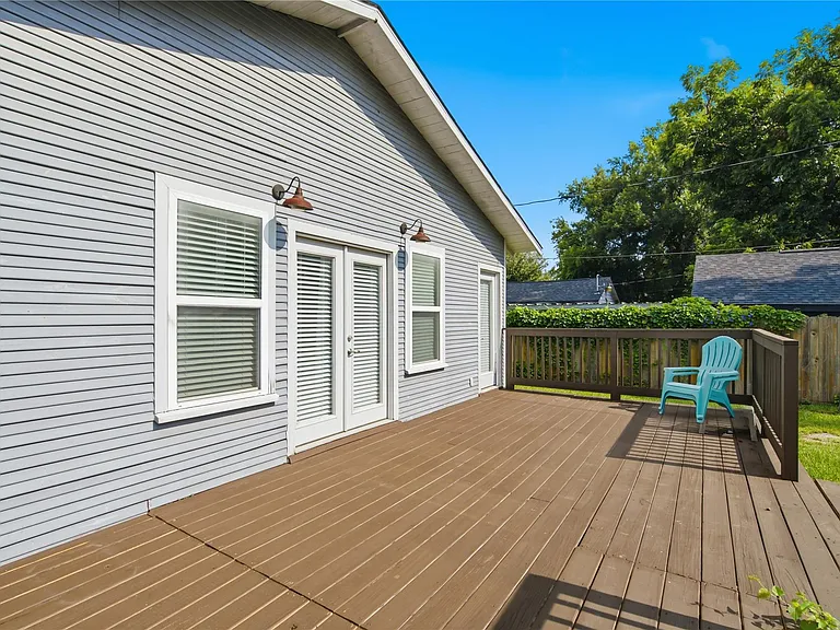531 Woolworth St — Photo 26