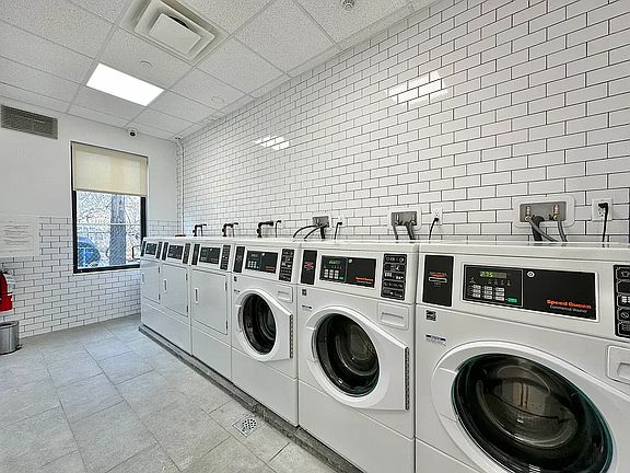5th image of 30-12 21st St #2B