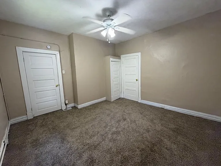 6725 Schofield Ave — Photo 3