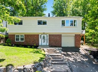 101 Pocono Trl, Hopatcong Boro, NJ 07843