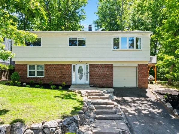 101 Pocono Trl, Hopatcong Boro, NJ 07843