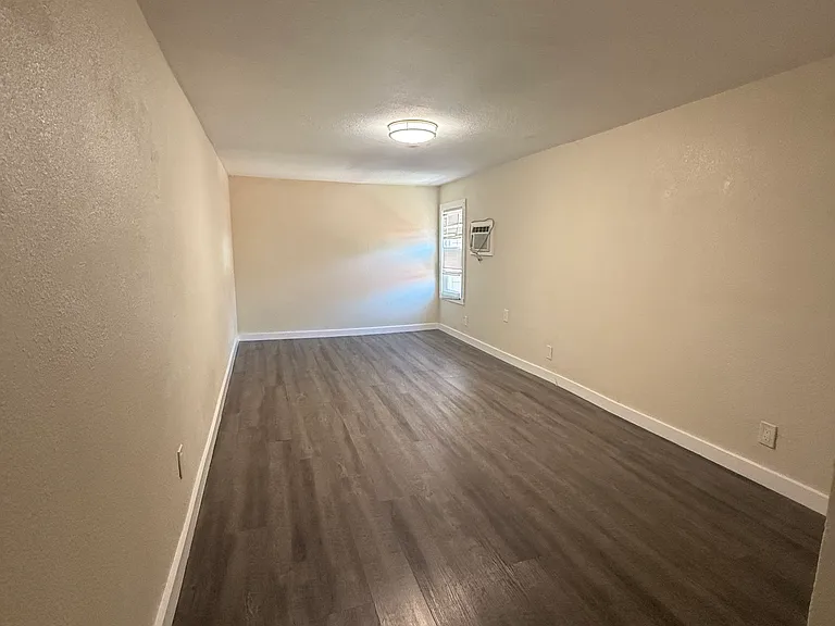 34 Adelaide Dr #1 — Photo 8
