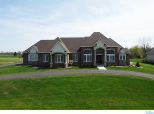 9545 Sweetwater Ln, Sylvania, OH 43560