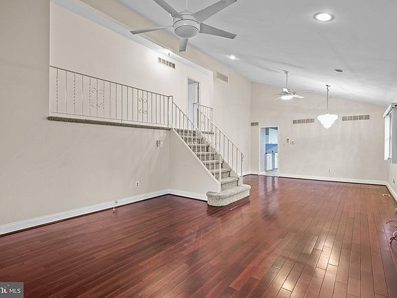 5th image of 511 Denise Dr