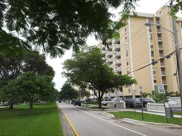 2 bed, 963 sqft, $2,500 — Photo 4