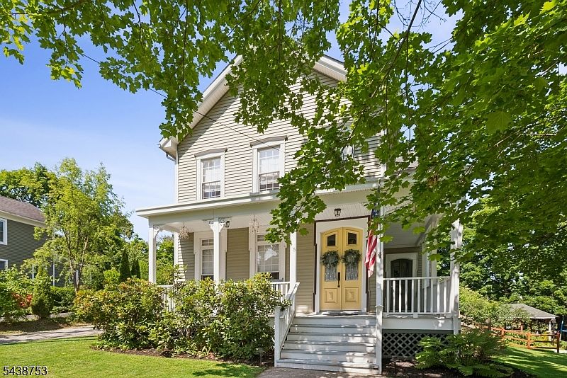 1st image of 15 Cherry St
