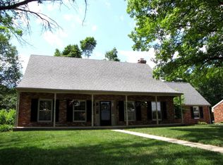 2634 Chestnut St, Columbus, IN 47201