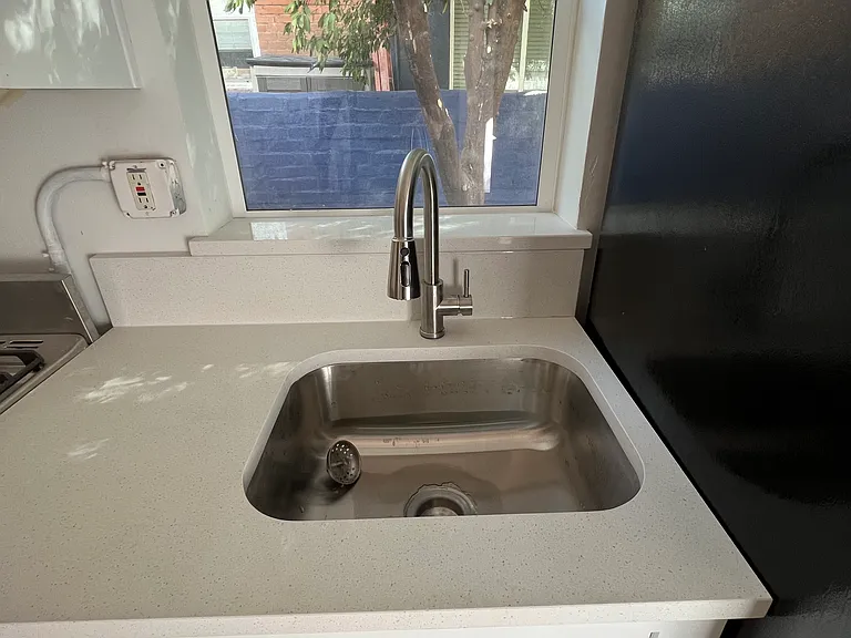 430 E 6th St #1 — Photo 9