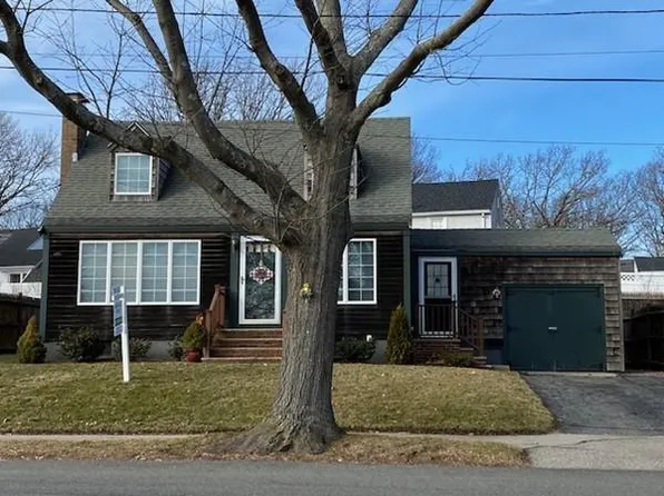 316 Fenno St, Quincy, MA 02170