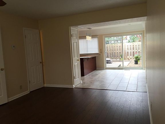 3rd image of 2122 Cottingham Dr