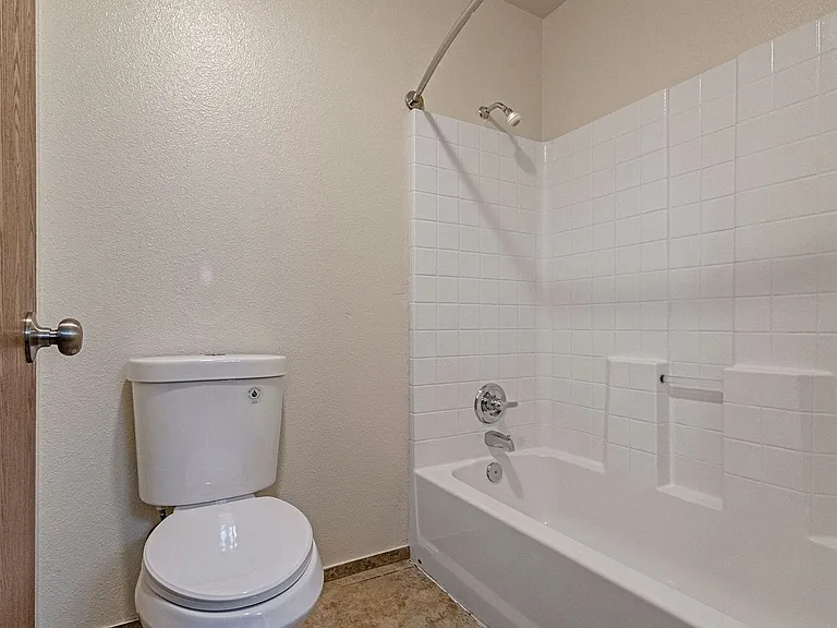 406 Nord Ave — Photo 24