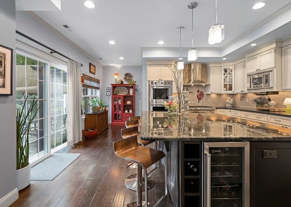 29 Fairview Ave, West Warwick, RI 02893 Zillow