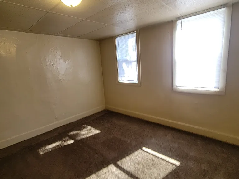 1450 Blaine Ave — Photo 3