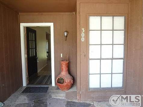 5th image of 300 Cambridge Dr