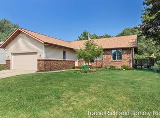 6656 Riga Ave NE, Rockford, MI 49341